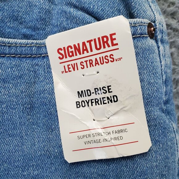 Signature By Levi Strauss Jeans Womens 16 Light Blue Mid-Rise Boyfriend *NWT* - Picture 2 of 15